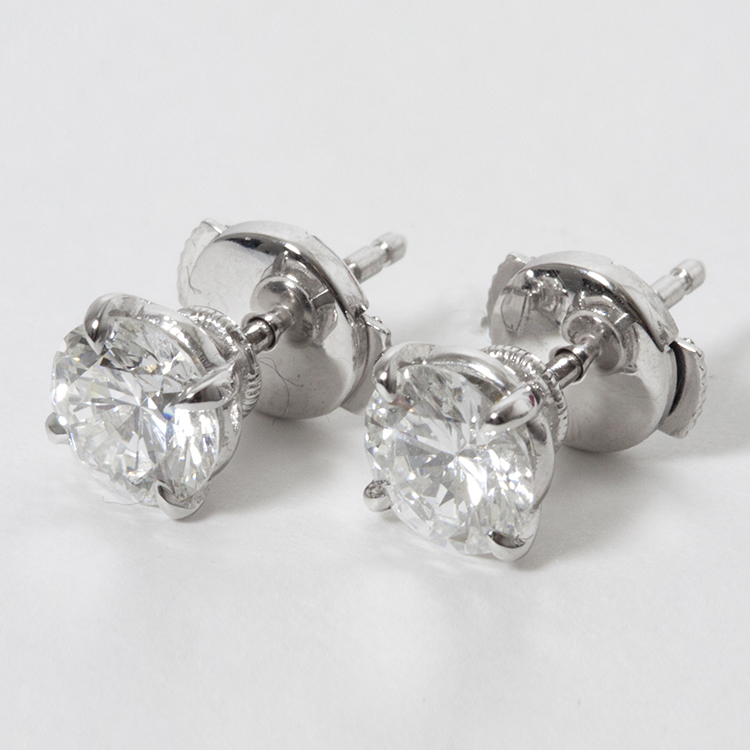 Серьги-пусеты с бриллиантами 0,71 и 0,70 карата Au